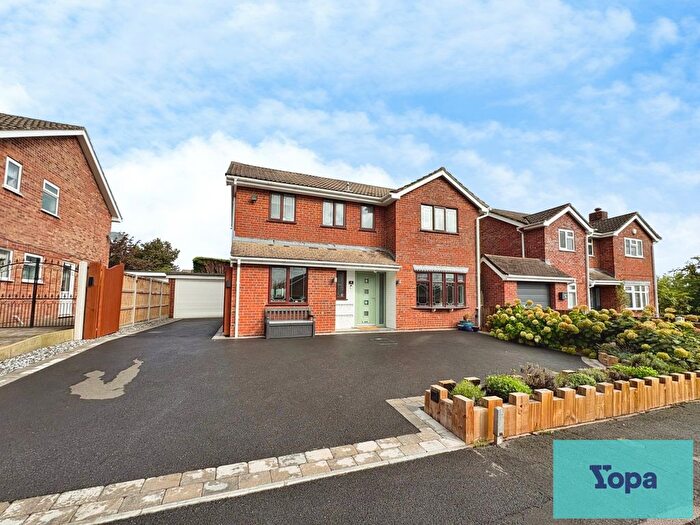 4 Bedroom Detached House For Sale In Hinckley Grove, Trentham, Stoke-On-Trent, ST4
