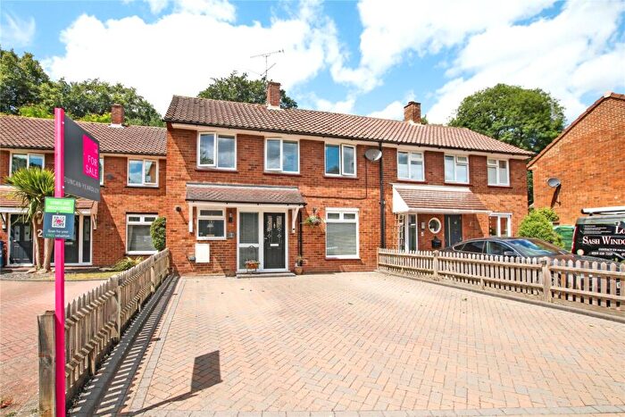 3 Bedroom Terraced House For Sale In Drovers Way, Harmans Water, Bracknell, Berkshire, RG12