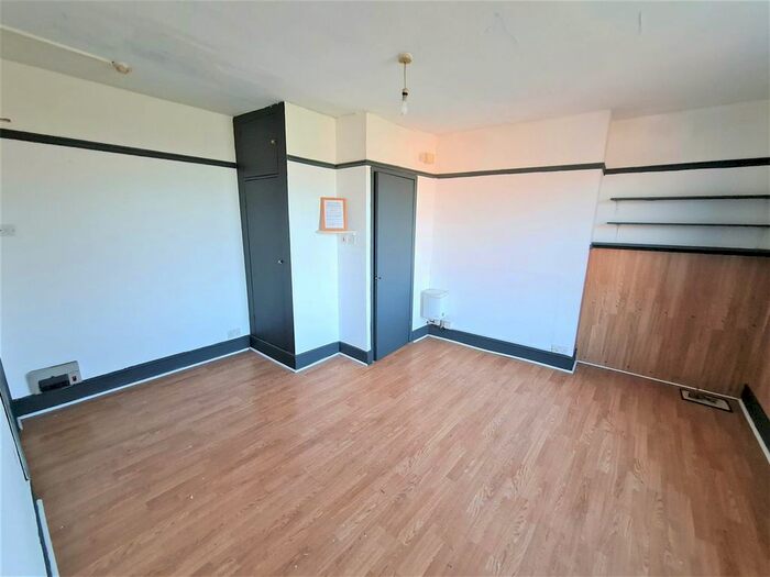 Studio To Rent In Merridale Lane, Wolverhampton, WV3