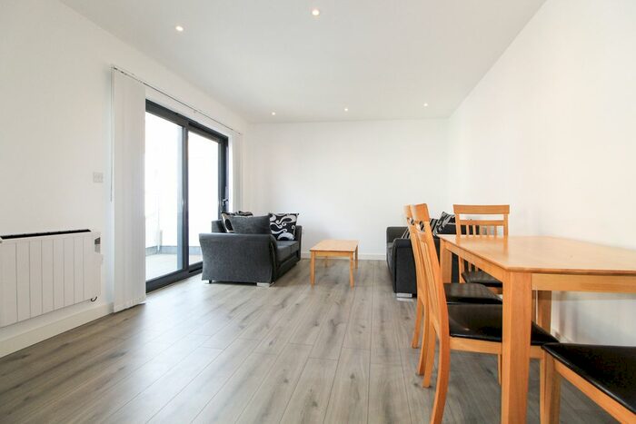 2 Bedroom Flat To Rent In Uxbridge Road, West Ealing, Ealing, London, W13