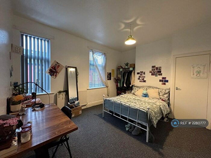 3 Bedroom Terraced House To Rent In Hibbert Street, Manchester, M14