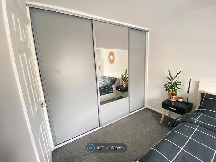 1 Bedroom Flat To Rent In Suffolk Close, Slough, SL1