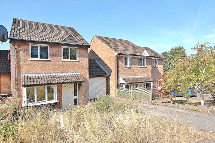 3 Bedroom Link Detached House For Sale In Wheelers Walk, Stroud, Gloucestershire, GL5