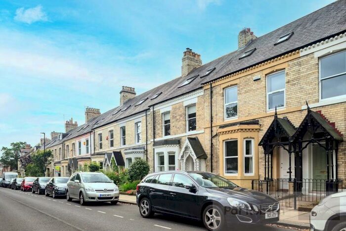 3 Bedroom Property To Rent In Holly Avenue - Top Floor, Newcastle-Upon-Tyne, NE2