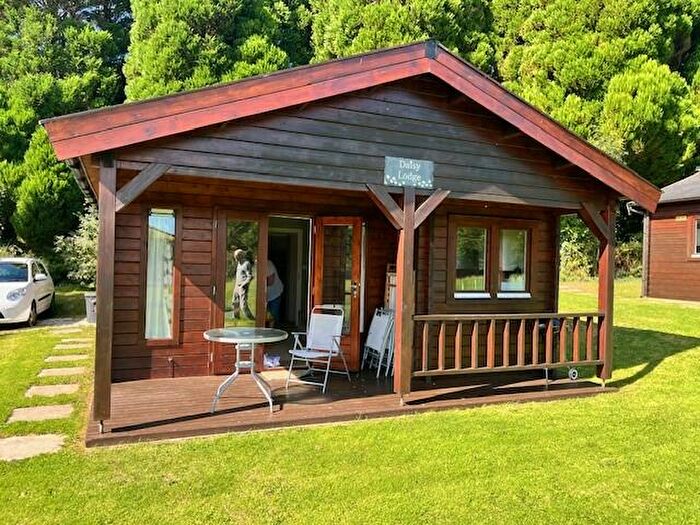 2 Bedroom Chalet To Rent In Daisy Lodge, Trewidland, PL14
