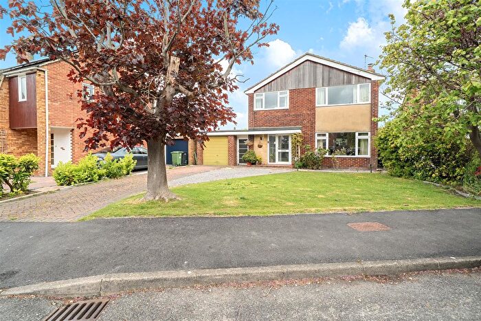 4 Bedroom Detached House For Sale In Laurel Crescent, Grove, Oxfordshire, OX12