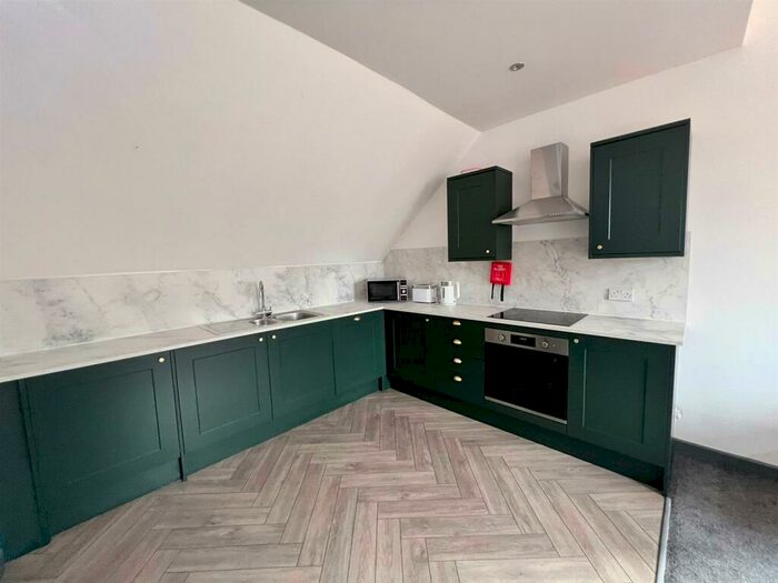 3 Bedroom Flat To Rent In Medburn House, Barker Street, Shieldfield, Newcastle Upon Tyne, NE2