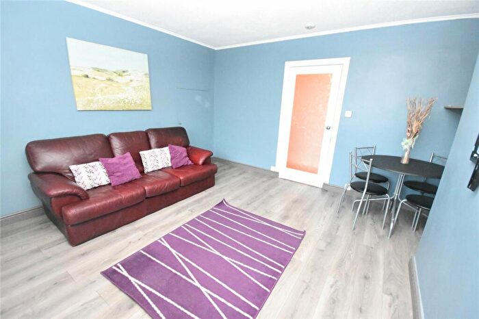 2 Bedroom Flat To Rent In Mansefield Place, Torry, Aberdeen, Aberdeen, AB11