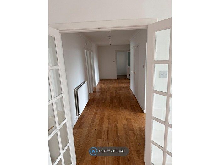 3 Bedroom Flat To Rent In Newmills, Dunfermline, KY12