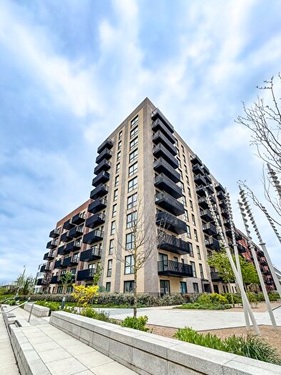 1 Bedroom Flat To Rent In Farine Avenue, Hayes, UB3