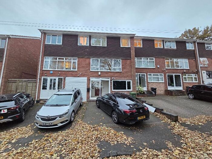 3 Bedroom Terraced House To Rent In Loughton Grove, Halesowen, West Midlands, B63