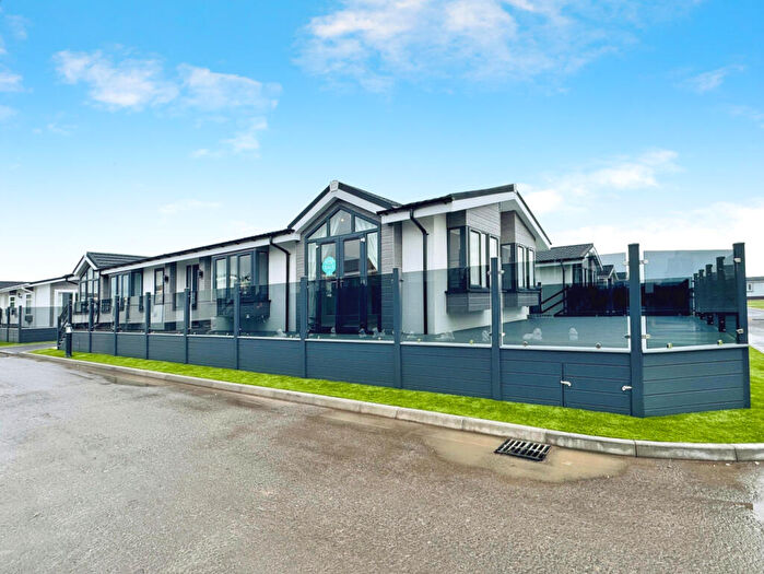 2 Bedroom Park Home For Sale In Canvey Island, Essex, SS8