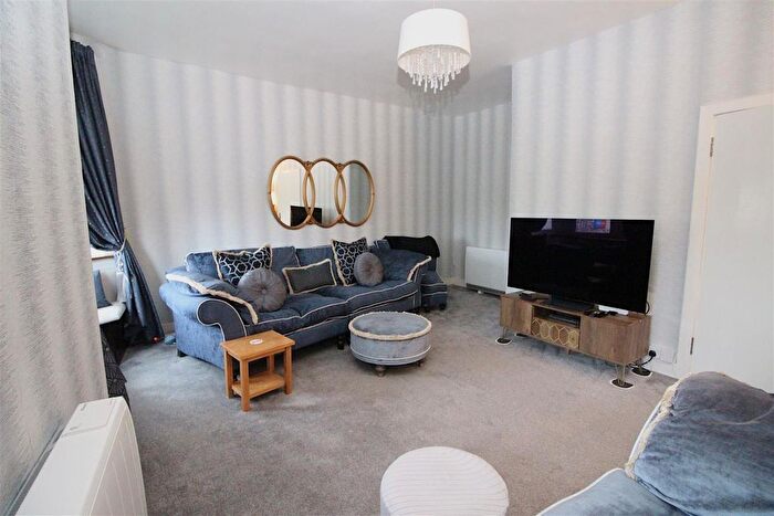 2 Bedroom Flat For Sale In Customhouse Lane, Port Glasgow, PA14