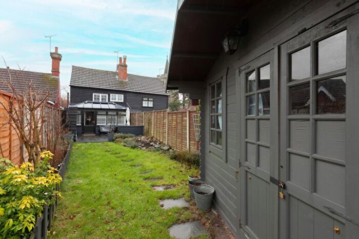 2 Bedroom Semi-Detached House For Sale In Runwell Road, Runwell, SS11