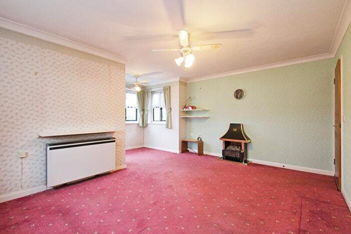 1 Bedroom Flat For Sale In Beech Haven Court, Crayford, DA1