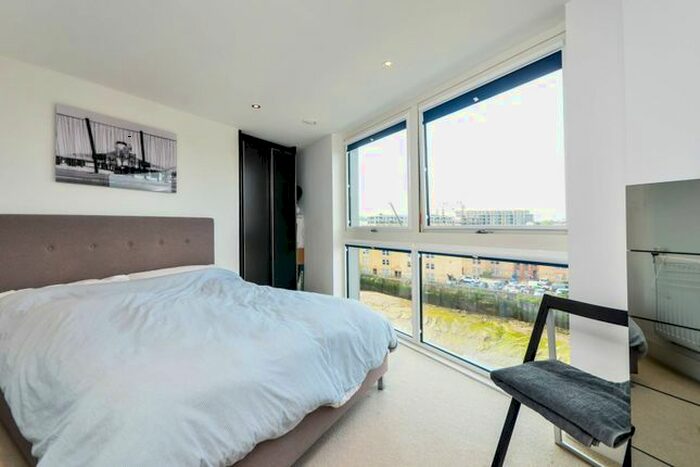 2 Bedroom Flat To Rent In Dowells Street, Greenwich, London, SE10
