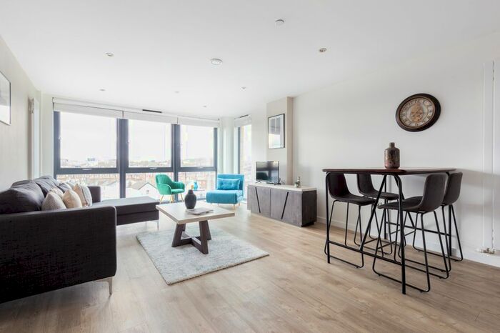 2 Bedroom Flat To Rent In London, NW1