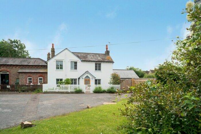 3 Bedroom Semi-Detached House To Rent In Hampden Gardens, Glynde, Lewes, BN8