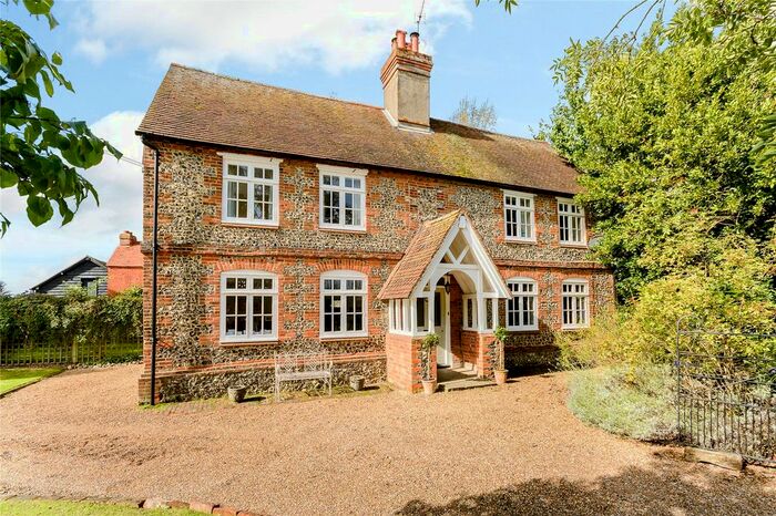 3 Bedroom Detached House To Rent In Sandpit Lane, Dunsden, Reading, Berkshire, RG4