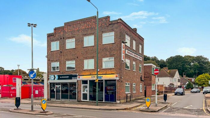 2 Bedroom Flat To Rent In Park View Road, Welling, DA16