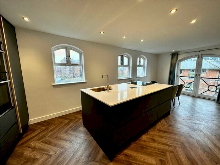 2 Bedroom Apartment To Rent In The Calls, Leeds, Uk, LS1