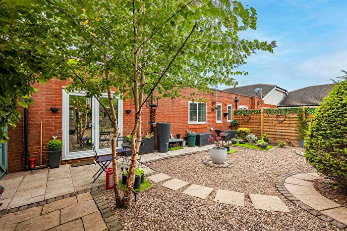 2 Bedroom Flat For Sale In Church Street North, Old Whittington, Chesterfield, S41