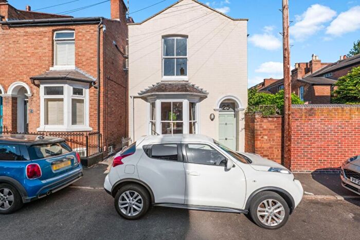 3 Bedroom Detached House For Sale In Suffolk Street, Leamington Spa, CV32