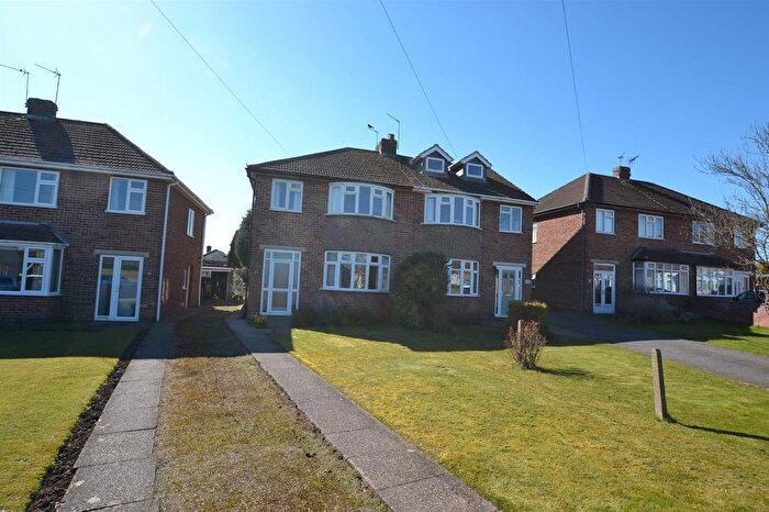 3 Bedroom Semi-Detached House For Sale In Radnor Drive, Shepshed, LE12