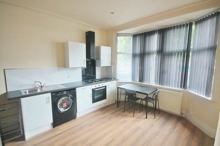 3 Bedroom End Of Terrace House To Rent In Winchester Avenue, Leicester, LE3