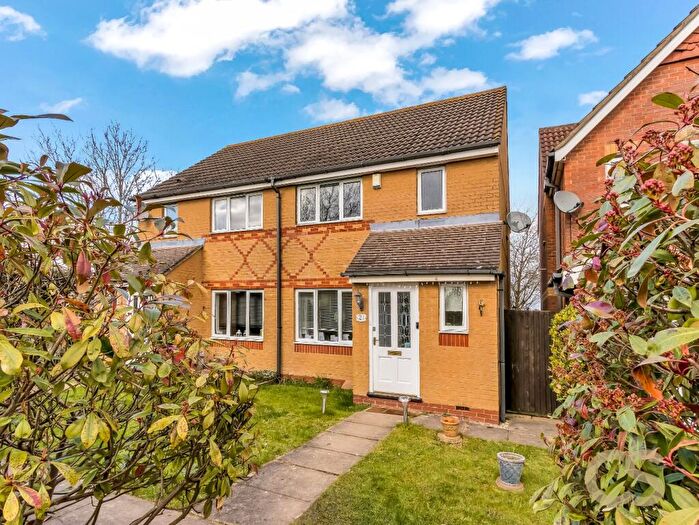 3 Bedroom Semi Detached House For Sale In Dahlia Close, Cheshunt, Hertfordshire, EN7