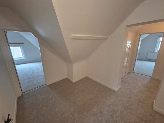 2 Bedroom Flat To Rent In Two Bedroom Apartment With Parking, BH23