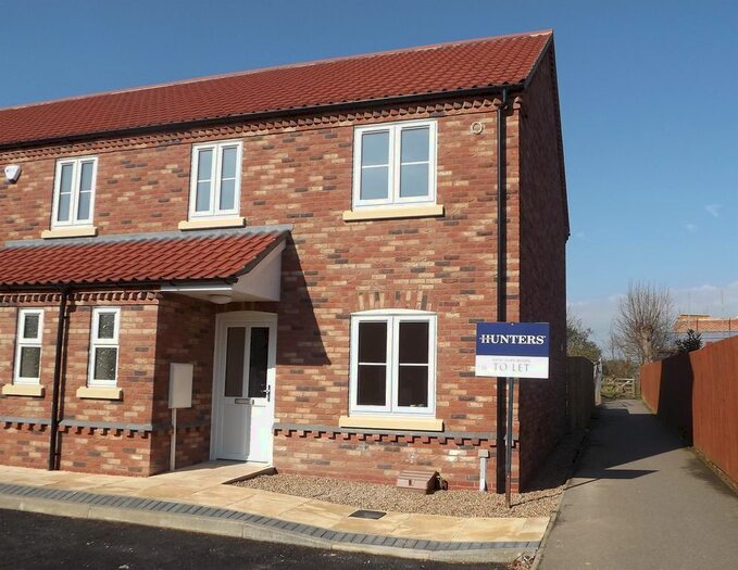 3 Bedroom End Of Terrace House To Rent In Cowling Close, Horncastle, Lincs LN9
