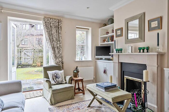 2 Bedroom Terraced House For Sale In The Rockeries, Midhurst, GU29