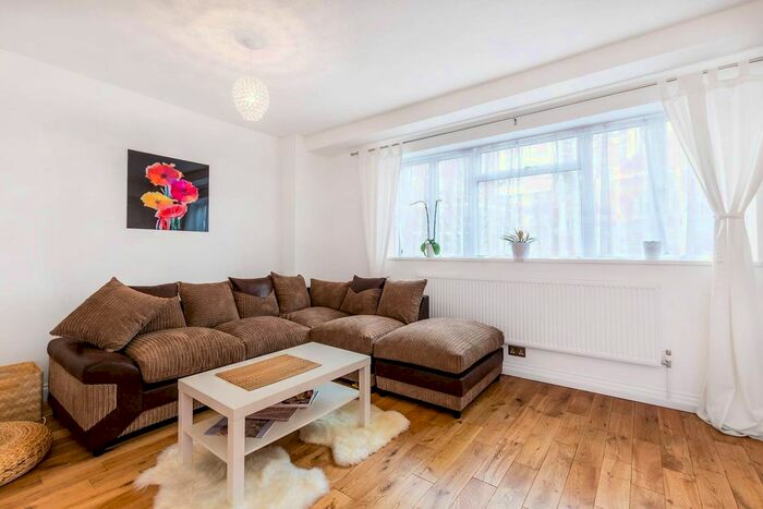 1 Bedroom Flat To Rent In Shepherds Bush Road, Shepherd's Bush, London, W6