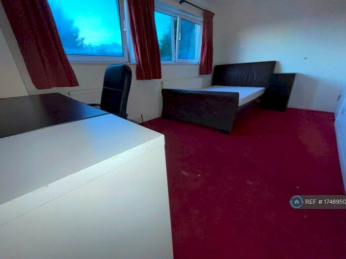 5 Bedroom Terraced House To Rent In Britten Close, Colchester, CO4