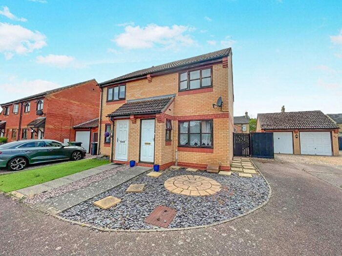 2 Bedroom Property For Sale In Watermill Green, Thetford, IP24