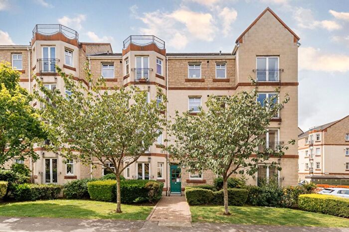 2 Bedroom Apartment For Sale In Sinclair Place, Edinburgh, EH11
