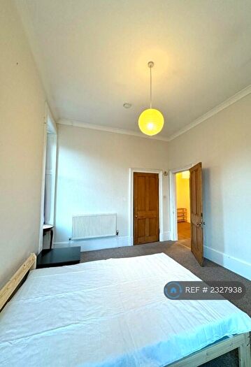 2 Bedroom Flat To Rent In Dumbarton Road, Glasgow, G11