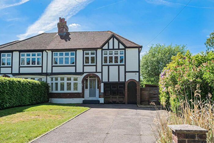 5 Bedroom Semi-Detached House For Sale In The Drive, Fetcham, KT22