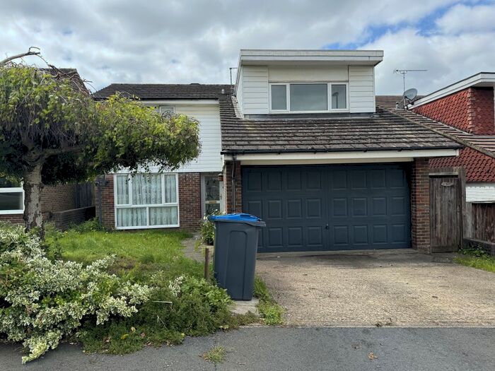 4 Bedroom Terraced House To Rent In Ridge Langley, South Croydon, CR2