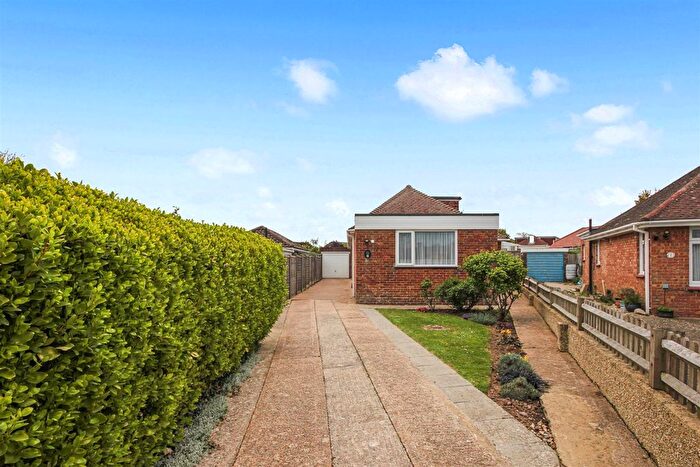 4 Bedroom Detached Bungalow For Sale In Middle Onslow Close, Ferring, Worthing, BN12
