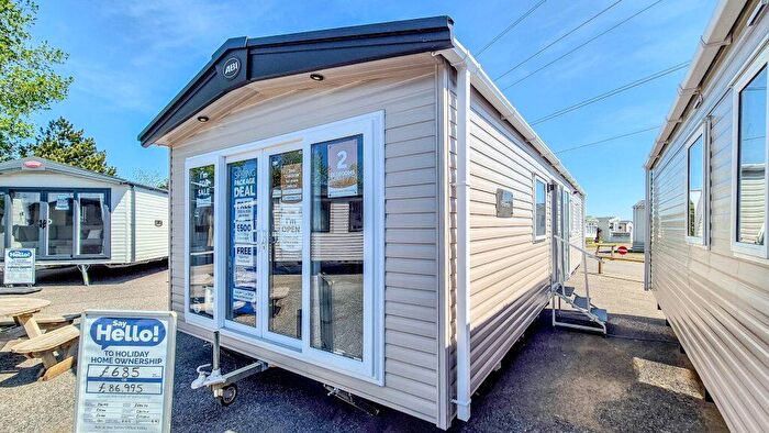 2 Bedroom Park Home For Sale In Birchington Vale Holiday Park, CT7
