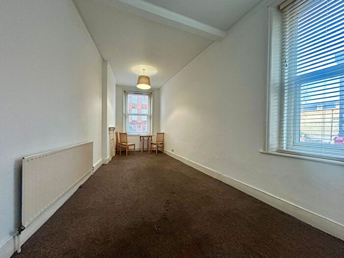 1 Bedroom Flat To Rent In London, N16