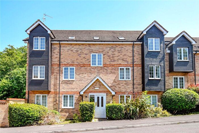2 Bedroom Apartment For Sale In Lamtarra Way, Newbury, Berkshire, RG14