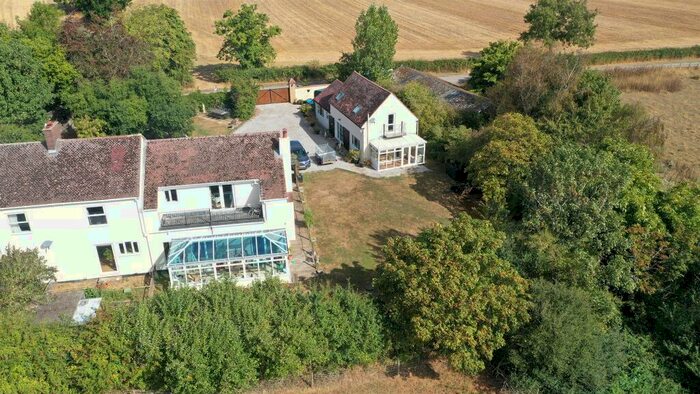 5 Bedroom Character Property For Sale In Whaddon Road, Little Horwood, Milton Keynes, MK17