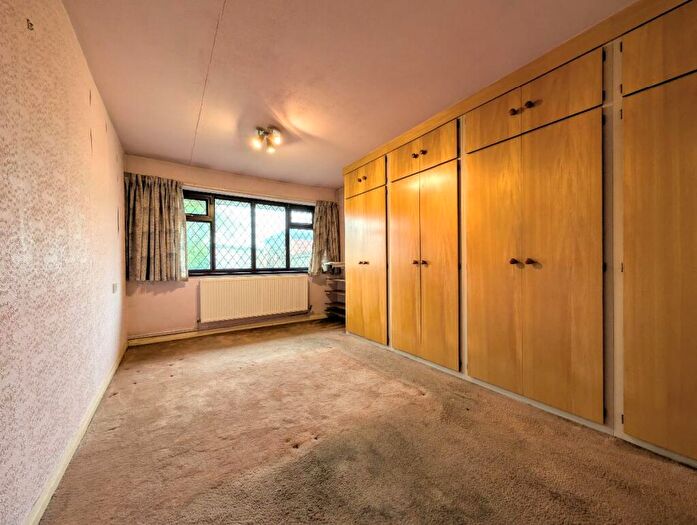 3 Bedroom Bungalow For Sale In Lichfield Close, Farnworth, Bolton, BL4