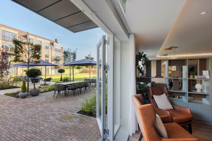 2 Bedroom Retirement Property For Sale In Hobbs Close, West Byfleet, KT14