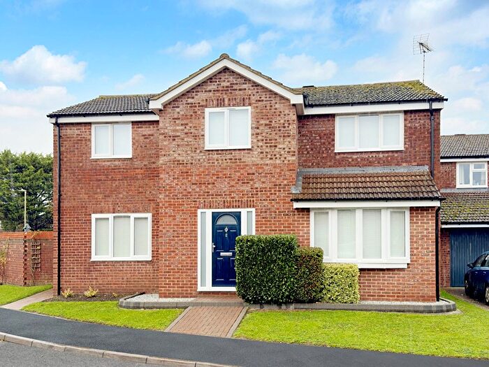 4 Bedroom Detached House For Sale In Hunters Close, Grove, Wantage, OX12