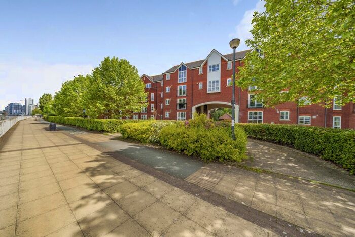 1 Bedroom Flat To Rent In Harlinger Street London, SE18