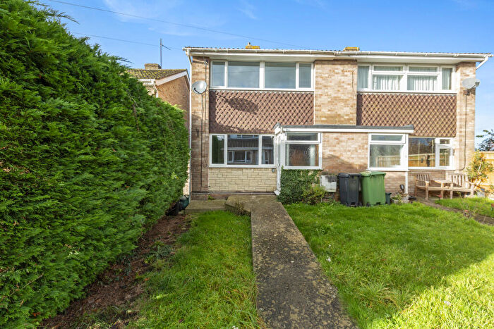 3 Bedroom Semi Detached House For Sale In Vicarage Close, Chalgrove, Oxfordshire, OX44